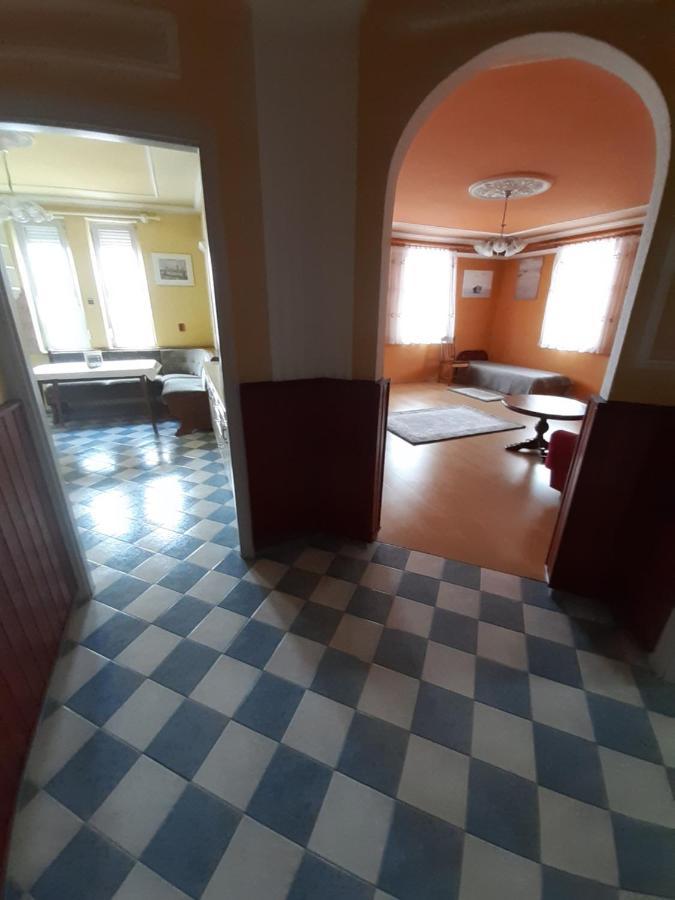 Gabor Pal 1 Apartman 1 Szoba Dunafoldvar 外观 照片